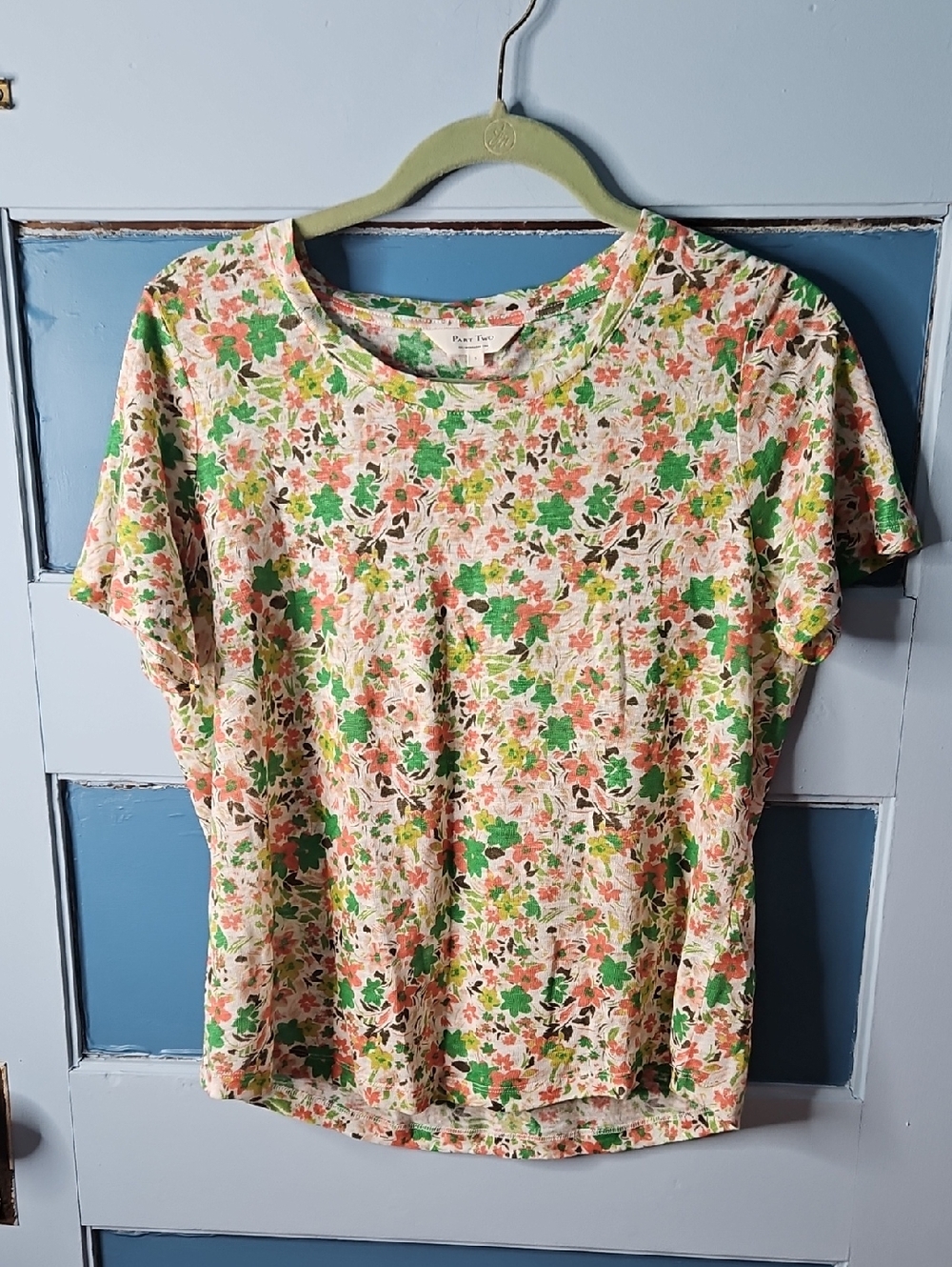 Part Two Linen Floral Short Sleeve Crewneck Tee in Cream, Green and Coral Small